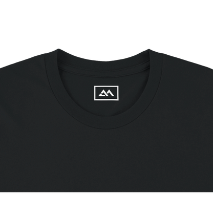 Todos quieren saber quién es Baby — tee graphic detail closeup, wearable journalism Puerto Rico streetwear.